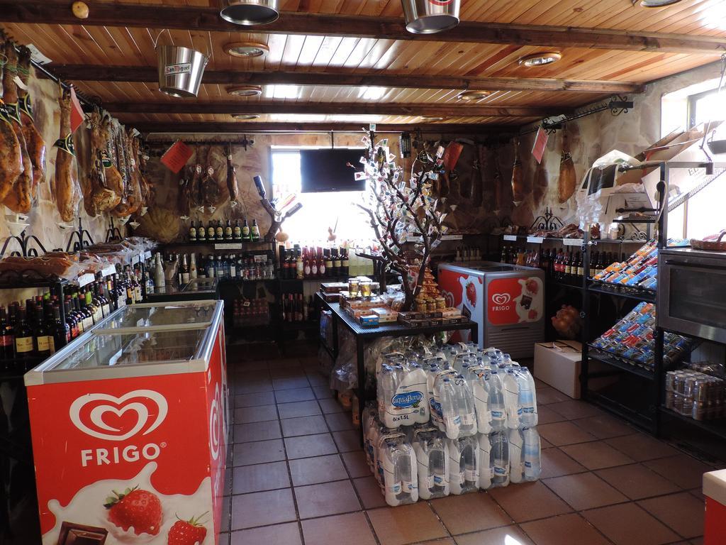 Hostal Sali Pelabravo Bagian luar foto